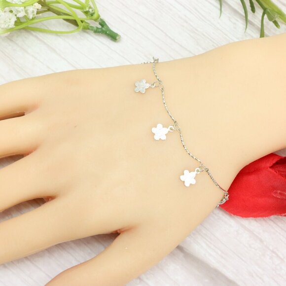 "Trendy Handmade Bracelet – A Thoughtful Gift for Girls & Women | UNVRC1086 - Picture 2 of 10